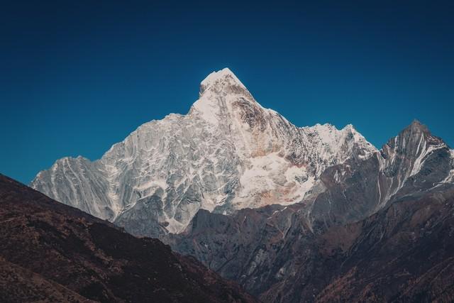 人到中年，最怕的不是失败，是忽然看清自己