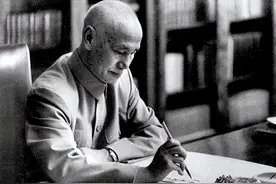 75年蒋介石去世，入殓时穿了7条裤子，毛主席：知道了图片