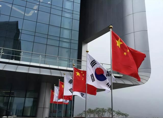 李在明结束访华	，启程返韩前，向中方提了一个建议：希望平分黄海