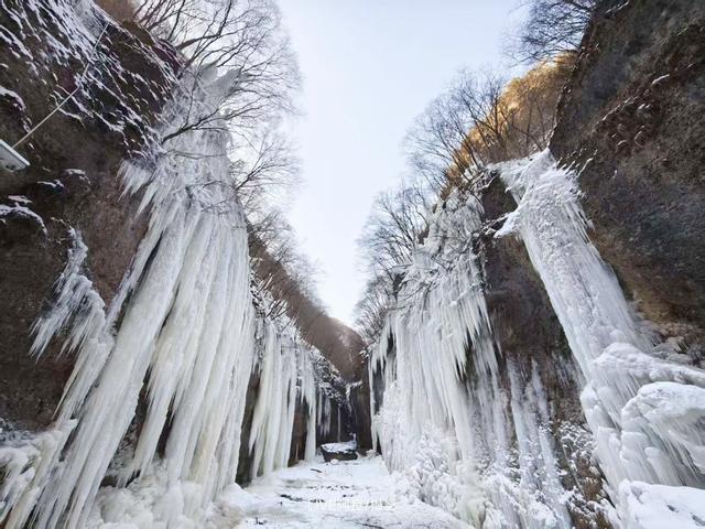 铜川周末两日游攻略：冰瀑奇观滑雪激情解锁极致冰雪之乐