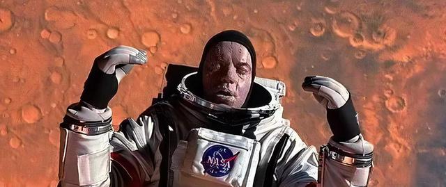 在太空牺牲的宇航员，穿着完好无损的宇航服，尸体会发生腐烂吗？