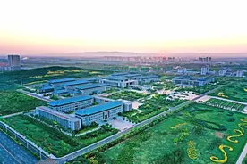 “超级绿色充电宝”进入设备调试阶段 乌兰察布市新质生产力加速奔涌图片