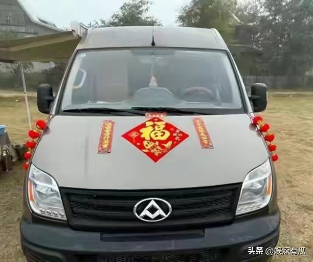 上海71岁老太卖房自驾旅游 , 9年没回家 , 坦言：不会给亲人留一分钱