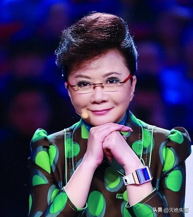 钱再多也没用！64岁身价千万的蔡明如今现状，给中年女人提了个醒