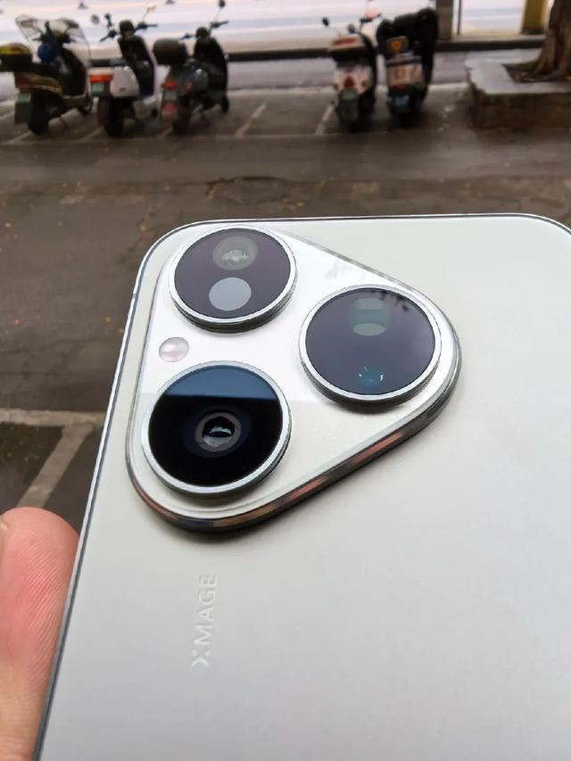刘强：花5299买Mate70？Pura80便宜600，广角差太多！