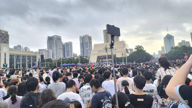 这是专属广西南宁的国庆节，人山人海，只为一场共同的仪式