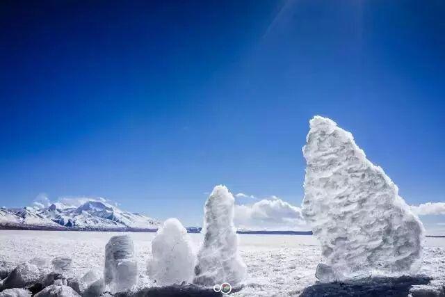 西藏冬日的冰湖仙境，堪比贝加尔湖！