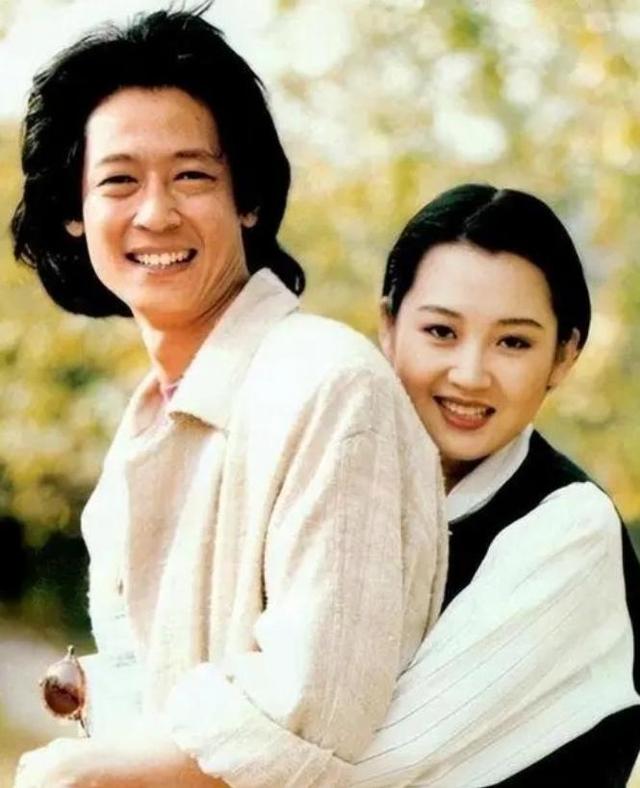 她一生 “风流成性、老少通吃”，撩汉无数，现如今56岁却依旧单身