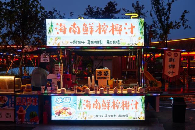 延边有一座渤海古镇，夜色下仿佛穿越时空，重现大唐渤海国的盛世