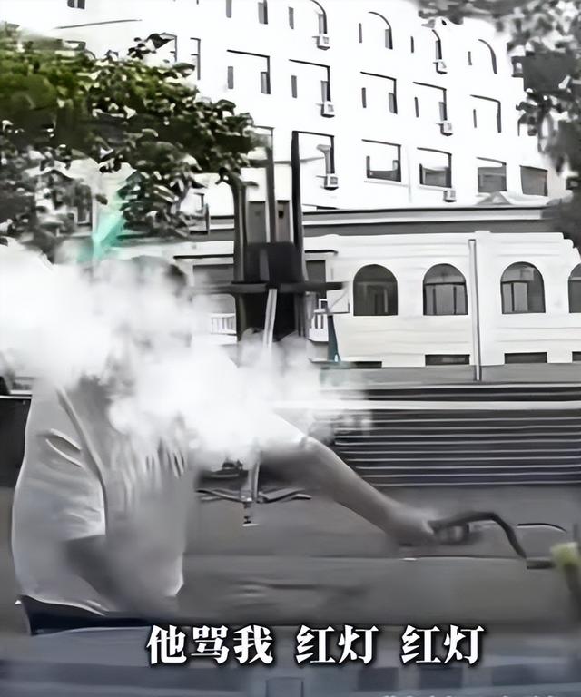 沈阳司机故意撞人后续，连续撞击下死手还拍视频炫耀，身份已被扒