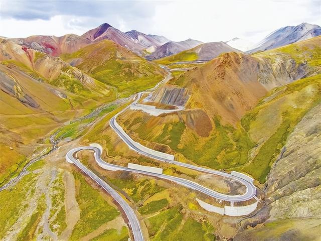 联合国认证的天路！1200公里青藏公路，中国只用七个月砸出来了！