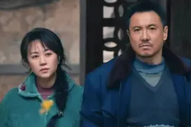 《抓娃娃》要不是长大后的马继业依然忍不住弯腰捡瓶子，我们永远也不知，吃苦并不能让人成功图片