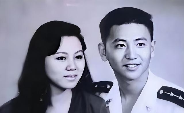 南海撞机王伟成功跳伞，为啥10万人都找不到他？直到20多年后才懂