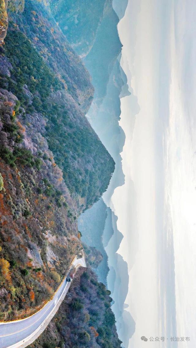 寻色三晋·山河入画｜太行一号旅游公路：在红叶云海间，驶入秋日的山水长卷