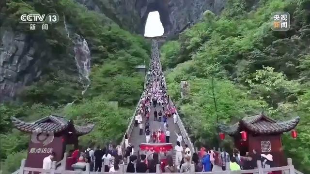 央视曝光！耗资24亿，亏损超10亿，商铺全闭店，只有停车场在赚钱