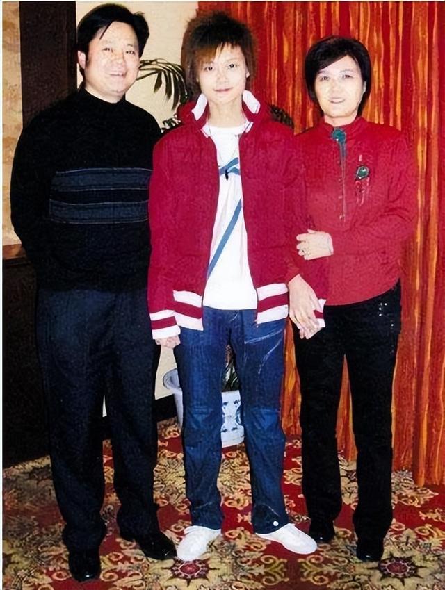 身价上亿有什么用？37岁患“不死癌症”的李宇春，给所有人提了醒