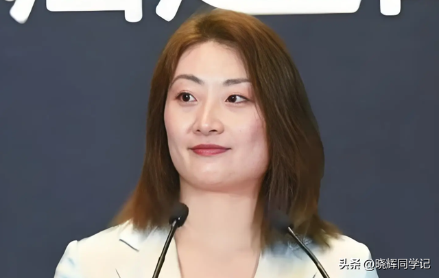 官媒发文！宗馥莉再破天花板	，让亲叔宗泽后和整个商界沉默了