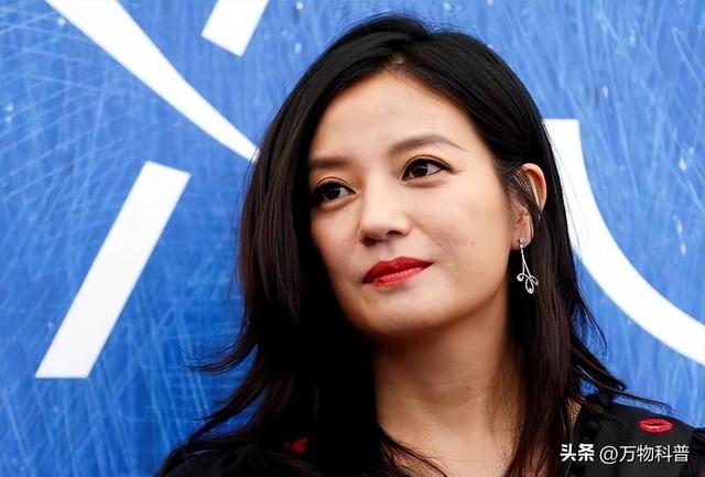 “封杀	”4年后	，49岁赵薇财力现状被扒，结果估计和你想得不一样