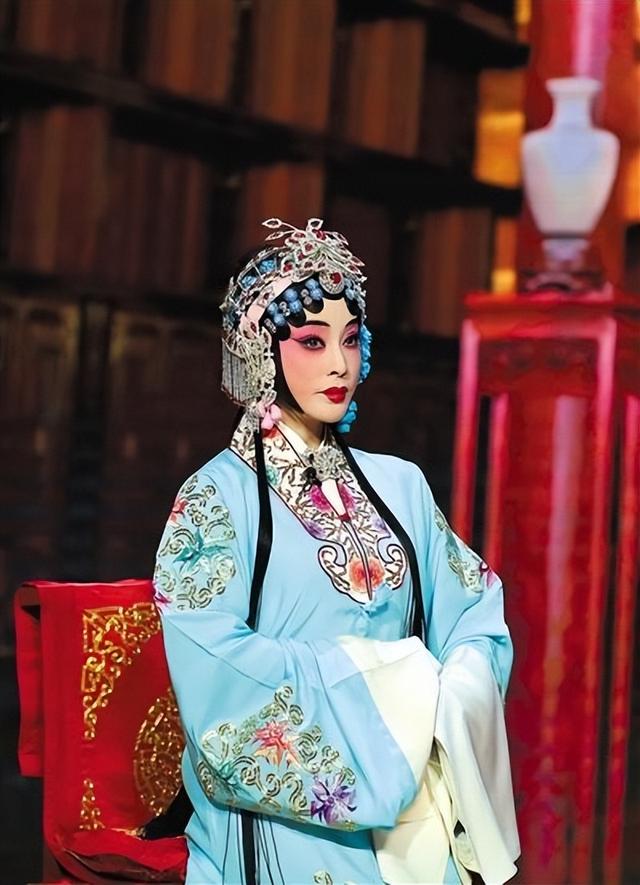 钱再多有什么用？75岁刘晓庆的现状，给所有中老年人提了个醒