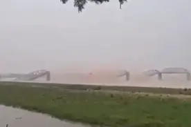 缅甸地震致曼德勒一清真寺坍塌10人丧生，大桥、建筑垮塌图片