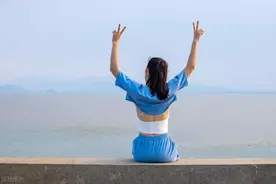 46岁离异女性的自述：如何在离婚后重建自己的社交圈？图片