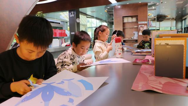 VR“潜入”深海！咸安这场沉浸式阅读解锁科普新体验