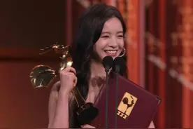 万人痛批李庚希拿影后！成龙，这就是为啥我们不愿去电影院的答案图片