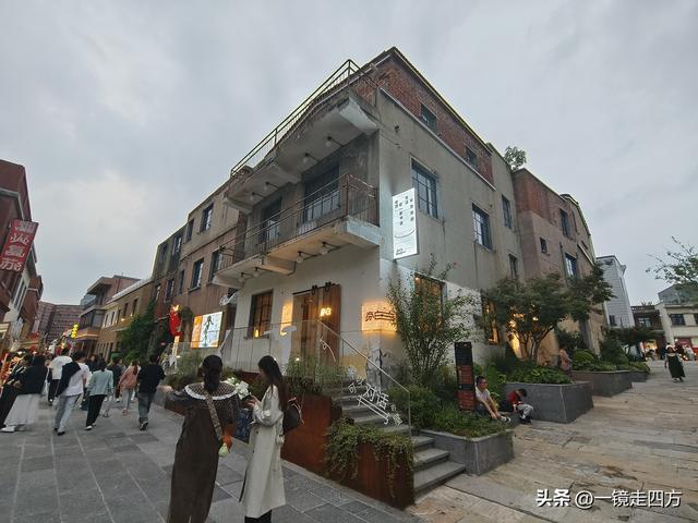 位于郑州商代城墙遗址旁的阜民里历史街区