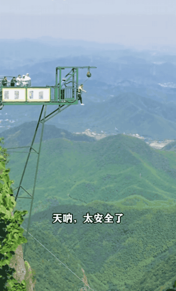 在窝囊和玩儿之间，这届年轻人选择窝囊地玩儿！