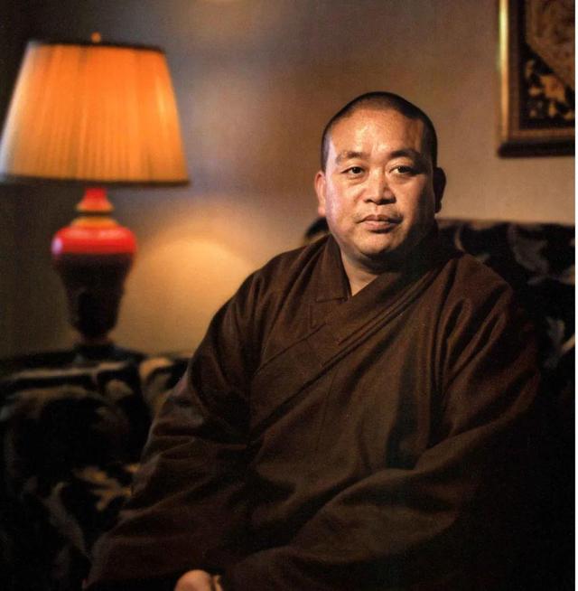 李湘不忍了！公开回应与释永信的真实关系，亲吻照的真相终于大白