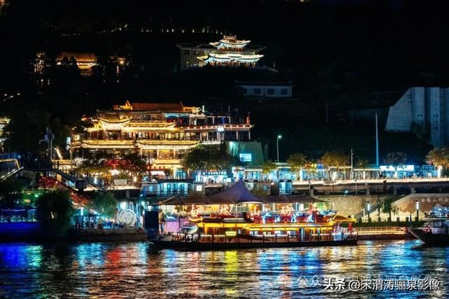 甘肃兰州：兰州两日游之兰州黄河铁桥中山桥夜景醉人 大气磅礴