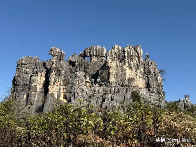 走石林仙女湖、观雷打石石林,徒步穿越绵延石林间,我们惊叹不已