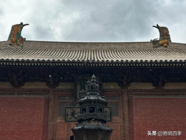 华严寺：“八大辽构”之七，拥有最美辽塑菩萨和最美古代书橱