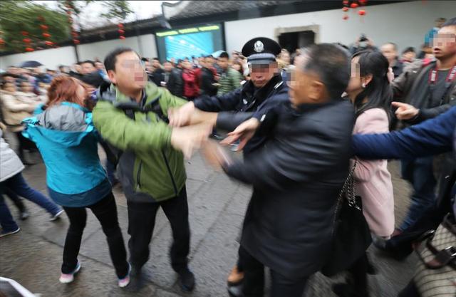 又揪出来一个巨贪，金额高达9.7亿，首富夫人郝斌跨境逃亡失败