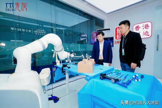会五种骨科手术的机器人,亮相进博会