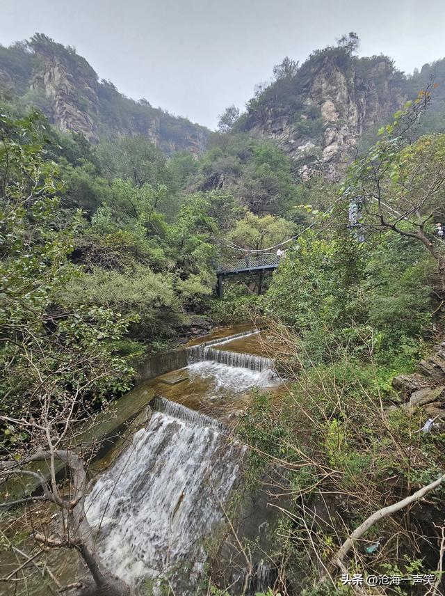 始祖山黑龙潭，松涛阵阵，飞泉流瀑，响声震天，国庆假期好去处！