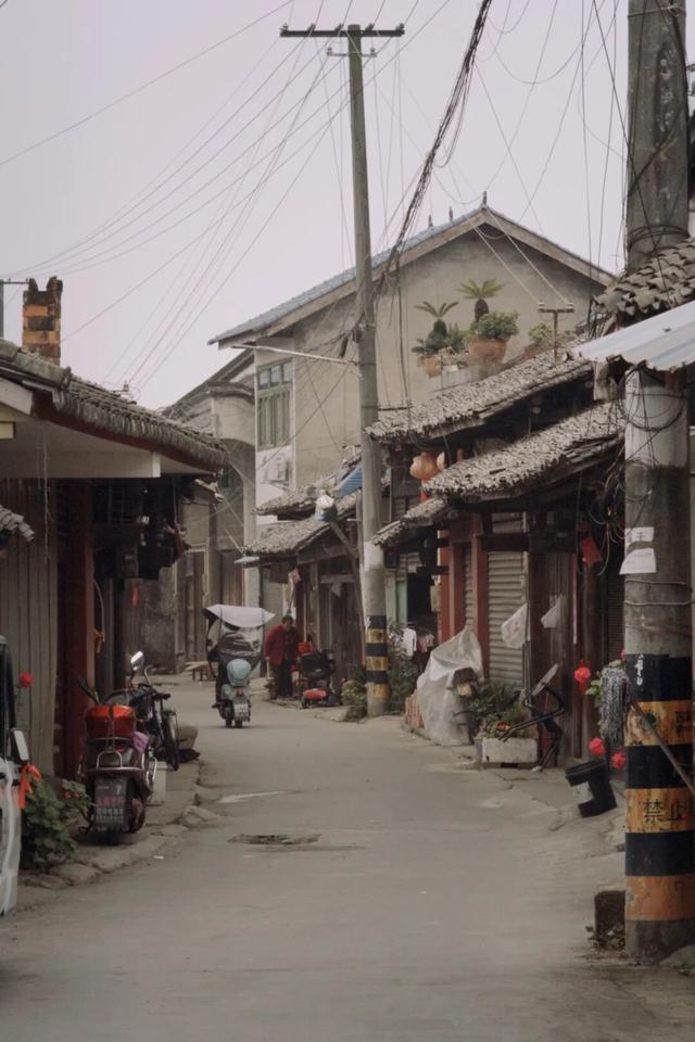 成都向西，拜访邛崃最“慢”的古镇，把千年时光泡进茶里