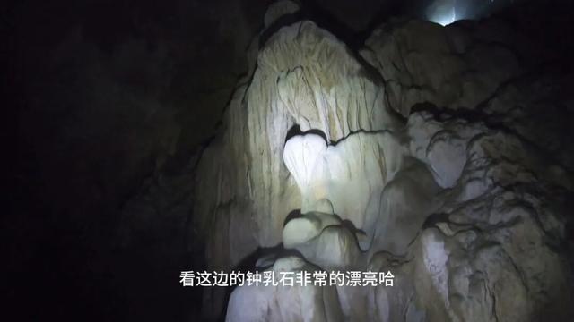 重庆南温泉发现废弃溶洞景区，内部层层石梯让人联想到盗墓笔记