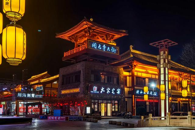 河北定州：古城夜色灯光璀璨 美轮美奂