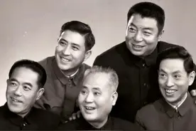 1985年，苏文茂、常宝霆、白全福、张志宽、马志存在天津的老照片图片