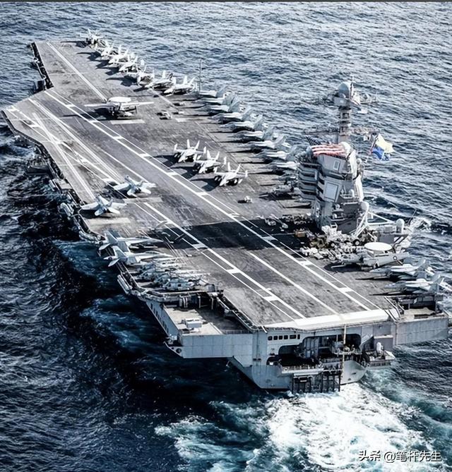福建舰正式入列！中国弹射航母守护和平	，福特号却剑指委内瑞拉