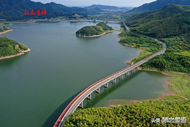 水库边有观景台指示牌，为何没有观景台？误人无数