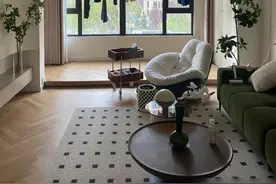 北京发现一户人家晾衣，做法太高明了，拍给大家瞧瞧，真实用图片