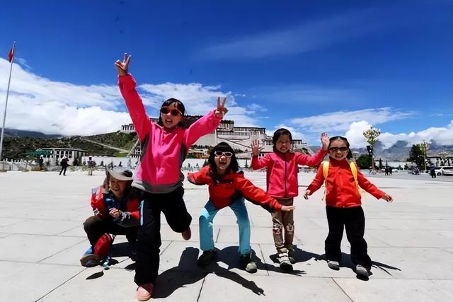 门票打折车票降价，国庆8天假，为啥旅游的年轻人却一年比一年少