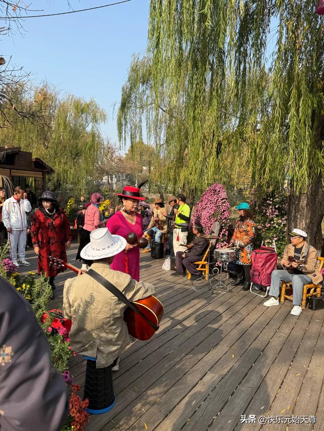 我一上午去了两个公园，