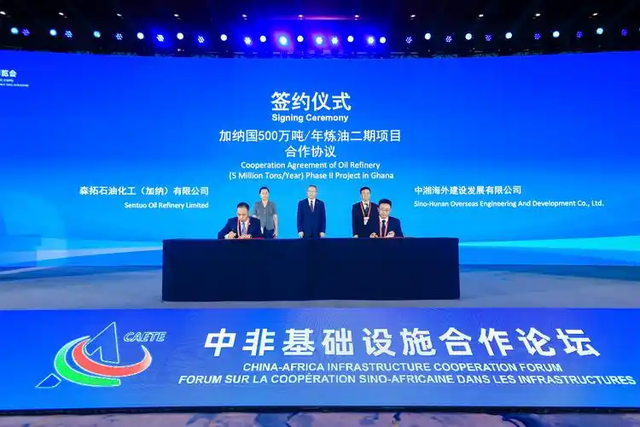 政变刚被军方压下，马科斯又开3枪，逼中国认栽，解放军三路南下