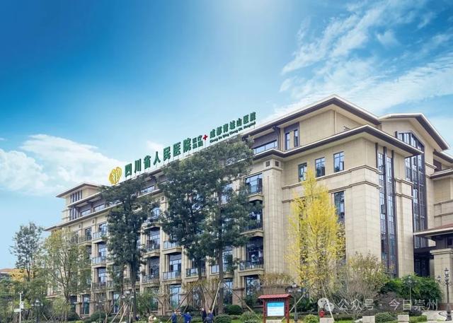 康复机器人现身崇州！智能康养时代来了～