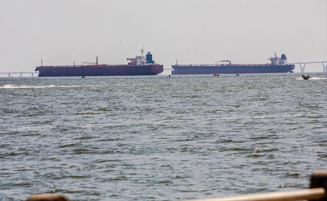 不到24小时，美军扣第3艘油轮，但碰上刺头，双方爆发海上追逐战