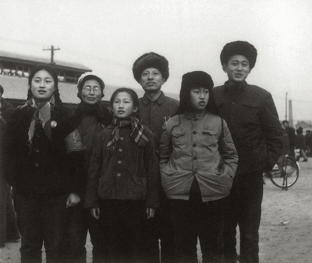 他是中央组织部原部长，69岁官至正国级，长子如今是全国政协委员