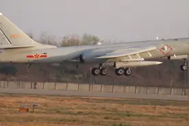 轰-6N挂载弹道导弹，老平台搭载新武器，威慑能力异常强大图片